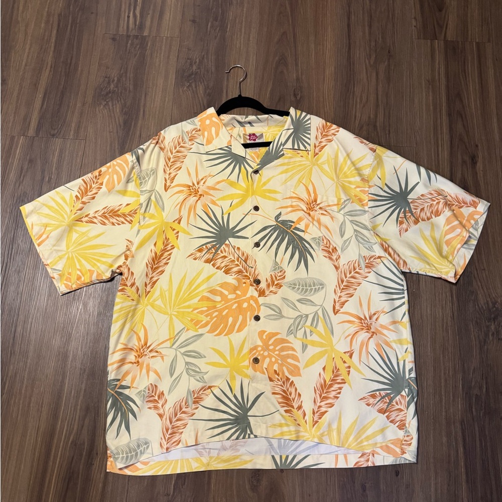 Hilo Hattie Mens Hawaiian Shirt XL Short Sleeve tropical Print 100% Silk Vintage
